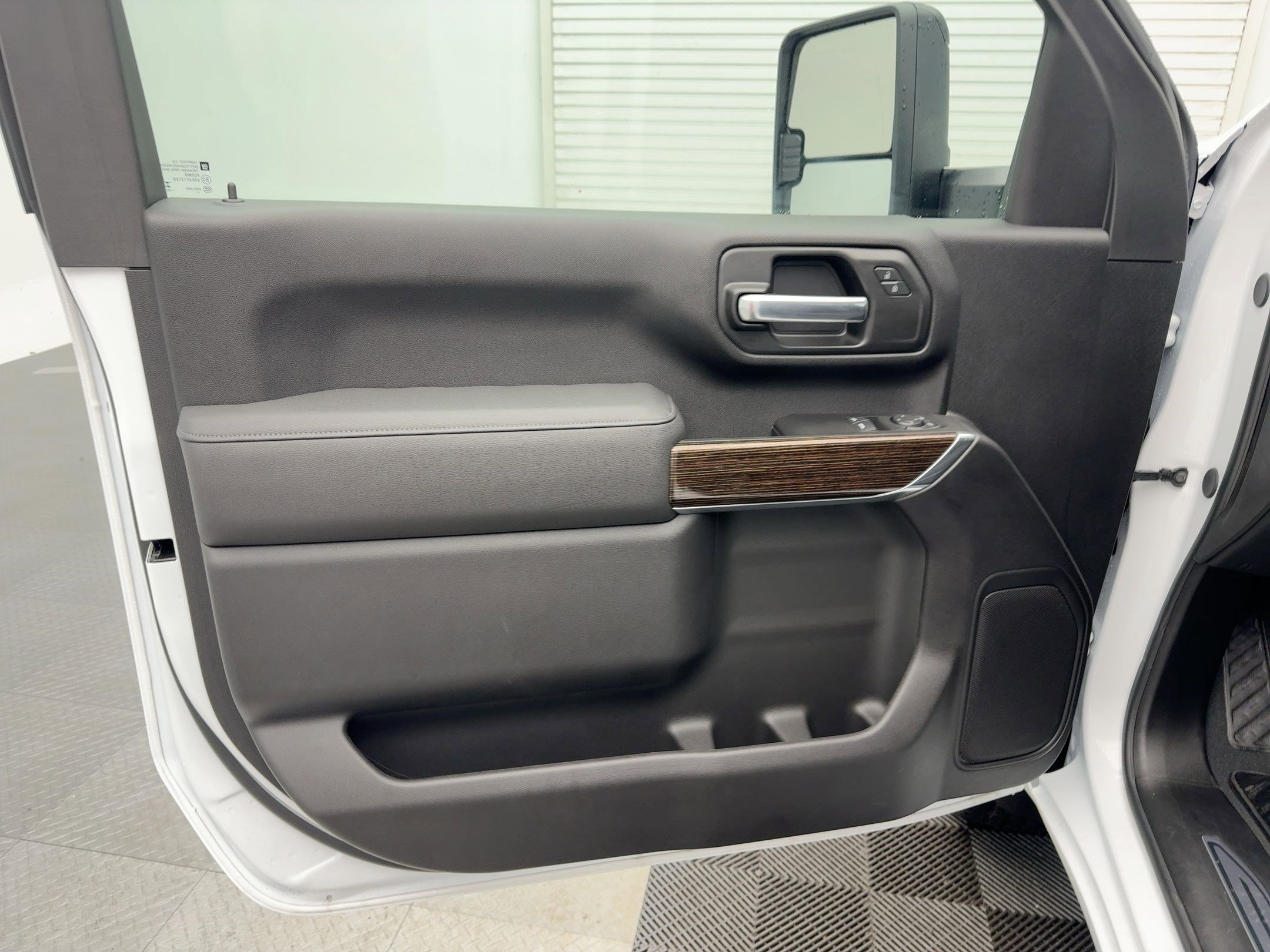 Certified 2025 GMC Sierra 2500 SLE w/ SLE Convenience Package image 18