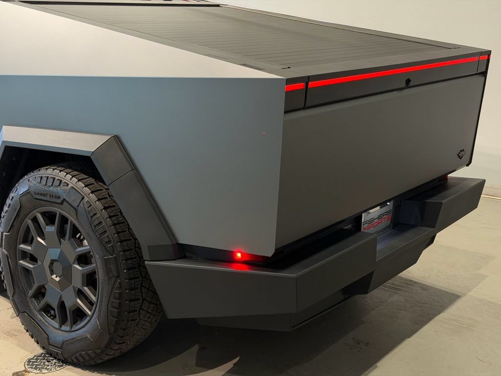 Used 2024 Tesla Cybertruck AWD Crew Cab image 9