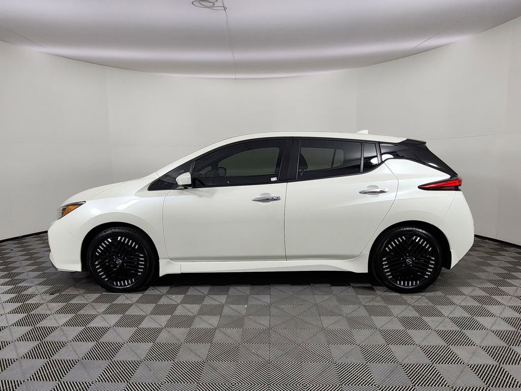 Certified 2024 Nissan Leaf SV Plus image 2
