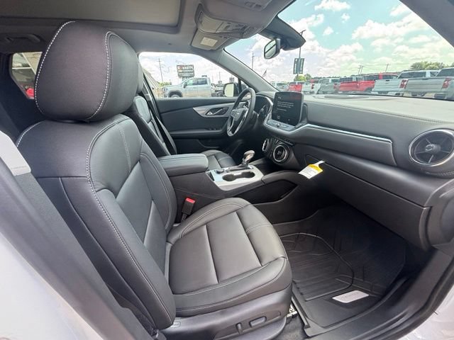New 2026 Chevrolet Blazer LT w/ Midnight/Sport Edition FWD image 16