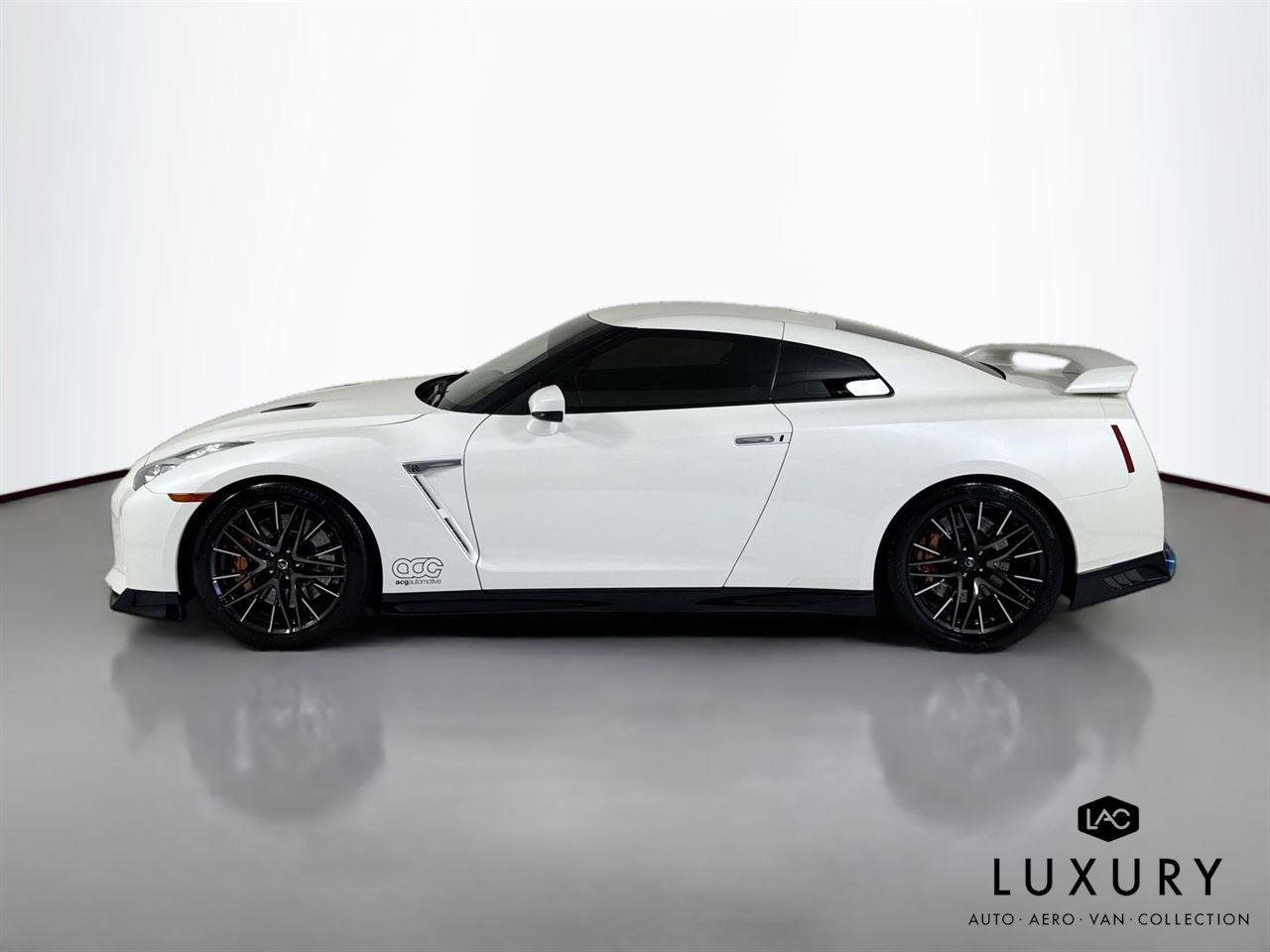 Used 2020 Nissan GT-R Premium image 9