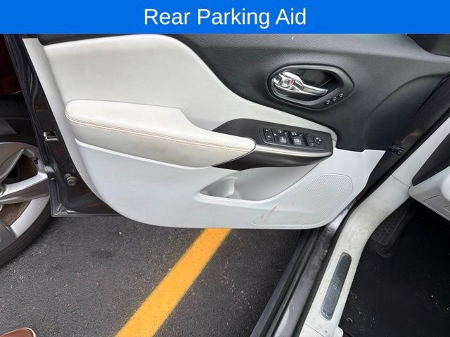 Used 2019 Jeep Cherokee Limited AWD/4WD image 9