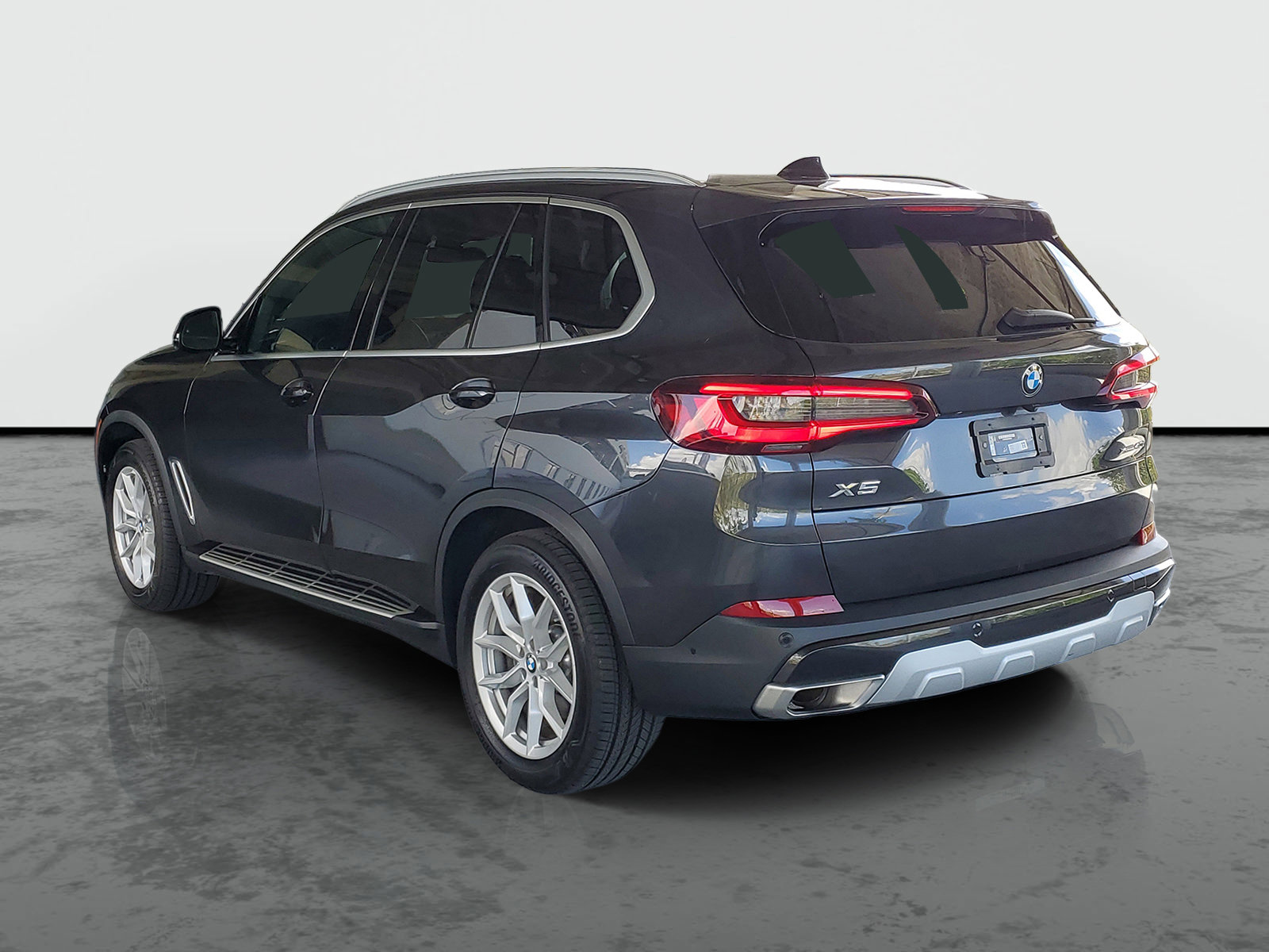 Used 2023 BMW X5 xDrive40i w/ Premium Package AWD/4WD image 3