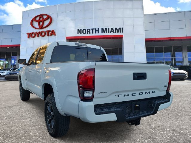 Used 2022 Toyota Tacoma SR5 w/ Technology Package RWD image 3