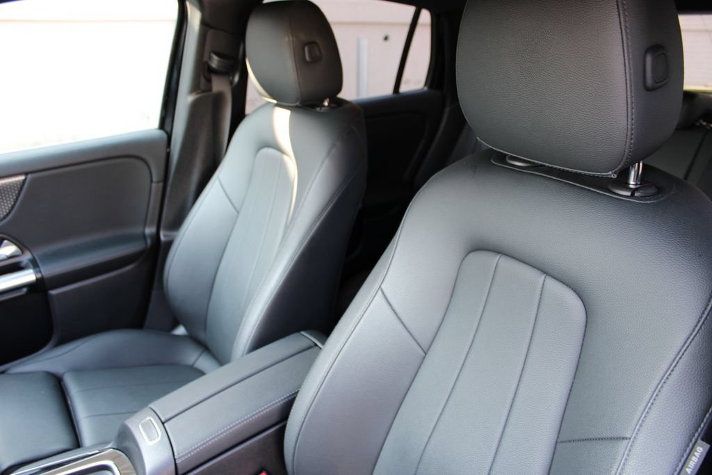 Used 2025 Mercedes-Benz GLA 250 image 9