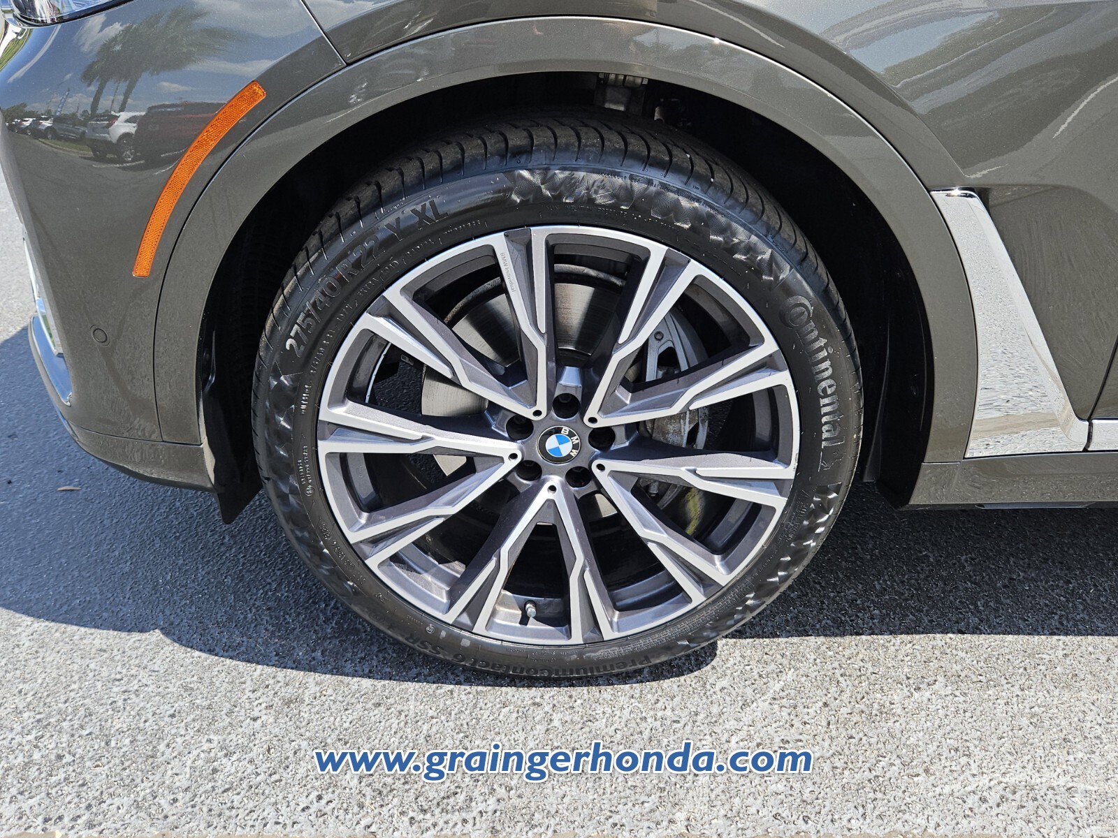Used 2021 BMW X7 xDrive40i w/ Premium Package image 9