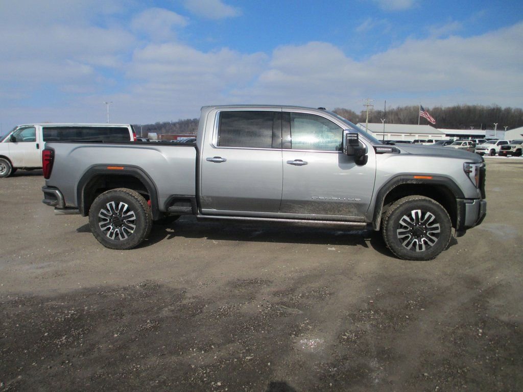 New 2026 GMC Sierra 2500 Denali Ultimate AWD/4WD image 3