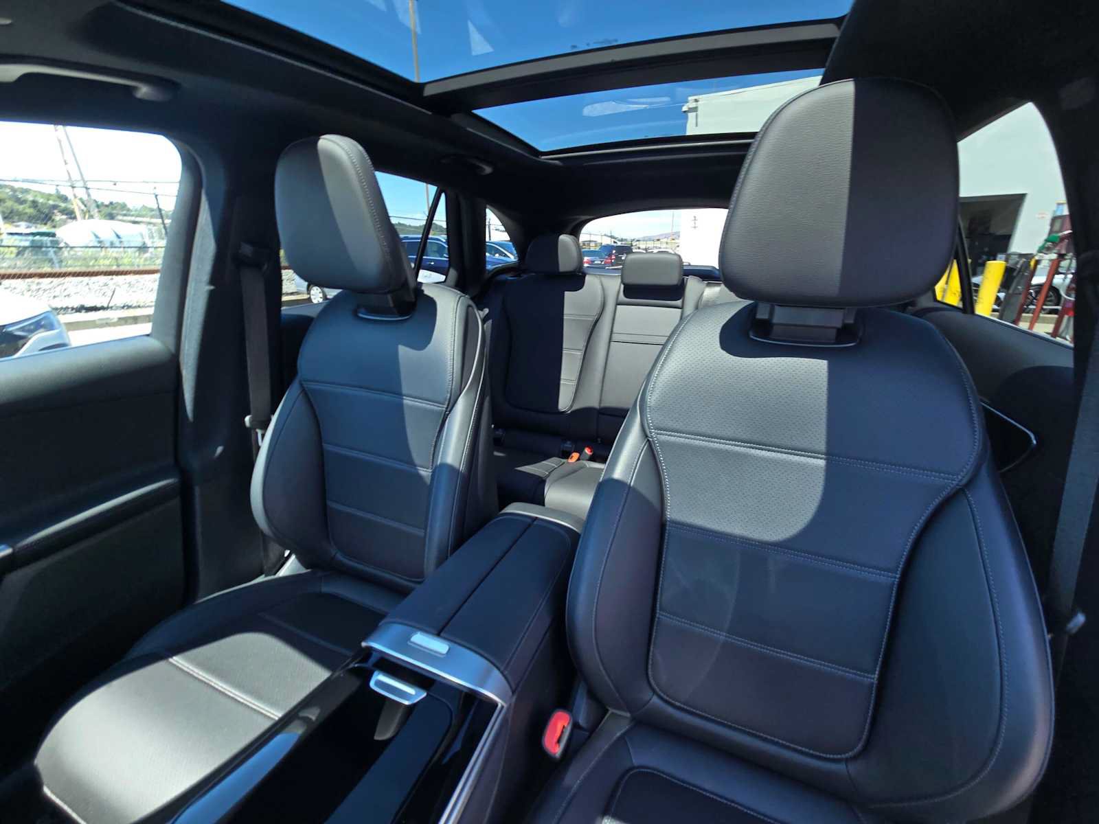 Used 2026 Mercedes-Benz GLC 300 4MATIC image 21