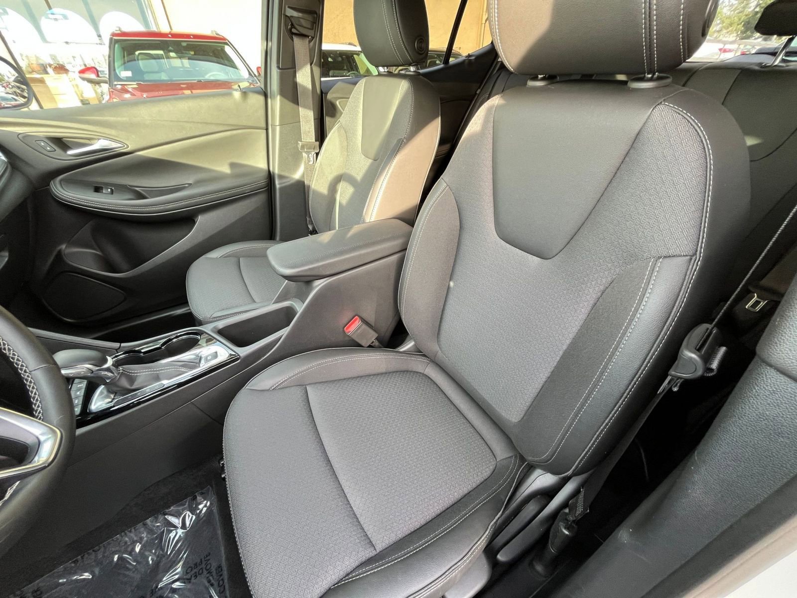 Used 2025 Buick Encore GX Preferred image 37