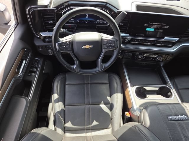 Used 2025 Chevrolet Silverado 2500 High Country w/ High Country Premium Package AWD/4WD image 28