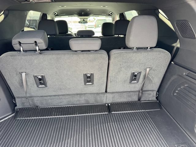 Used 2026 Chevrolet Traverse LT w/ LPO, Floor Liner Package FWD image 10