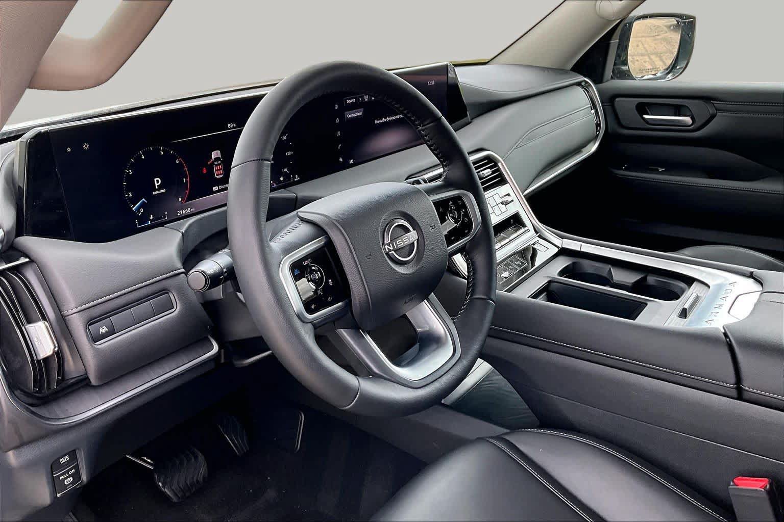 Used 2025 Nissan Armada SV AWD/4WD image 18