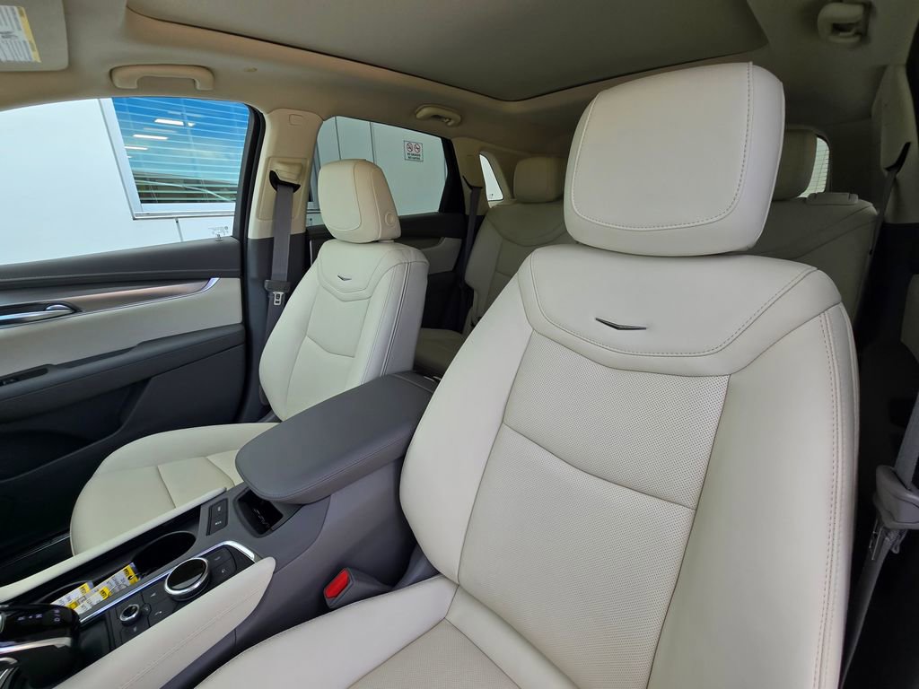 New 2026 Cadillac XT5 Premium Luxury image 11