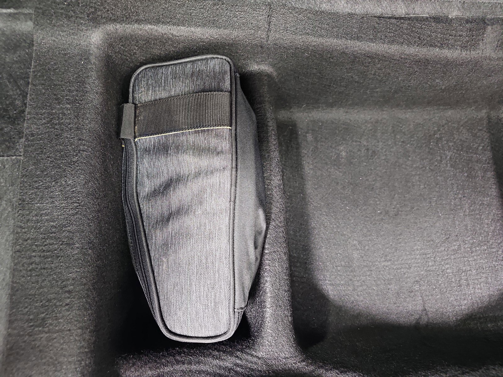 Used 2022 Rivian R1S Launch Edition image 34