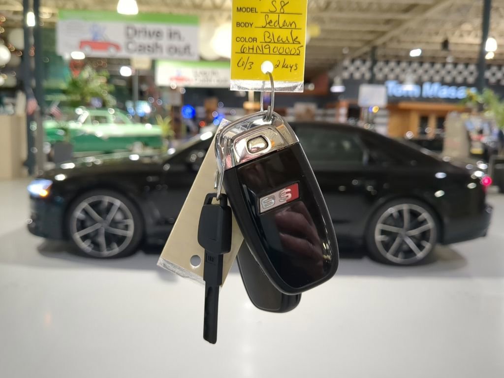 Used 2017 Audi S8 Plus AWD/4WD image 4