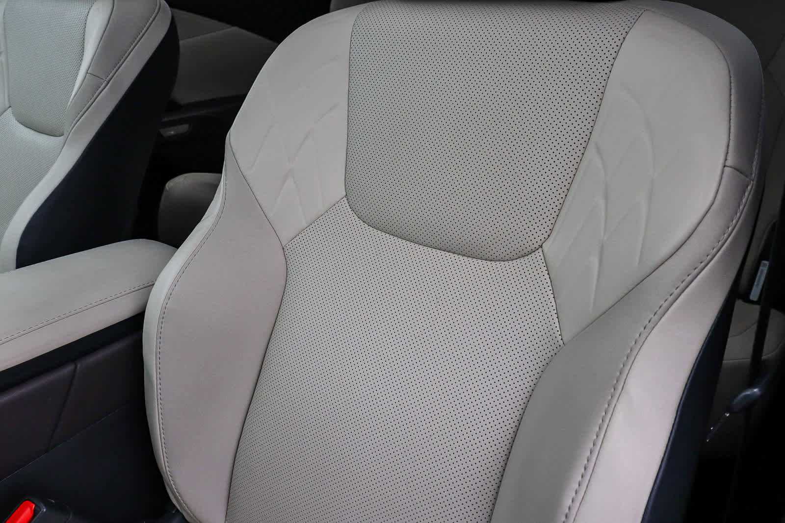 Used 2023 Lexus RX 350 FWD w/ Cold Area Package image 29