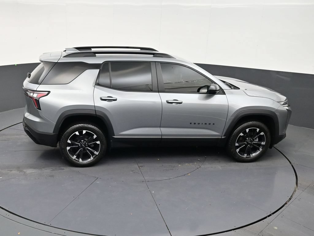 Used 2026 Chevrolet Equinox RS FWD image 17