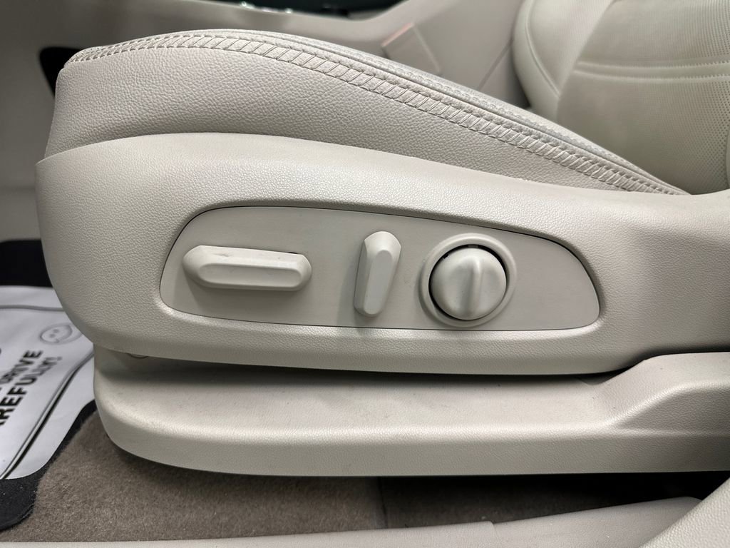 Used 2023 GMC Terrain Denali w/ LPO, Floor Liner Package AWD/4WD image 10