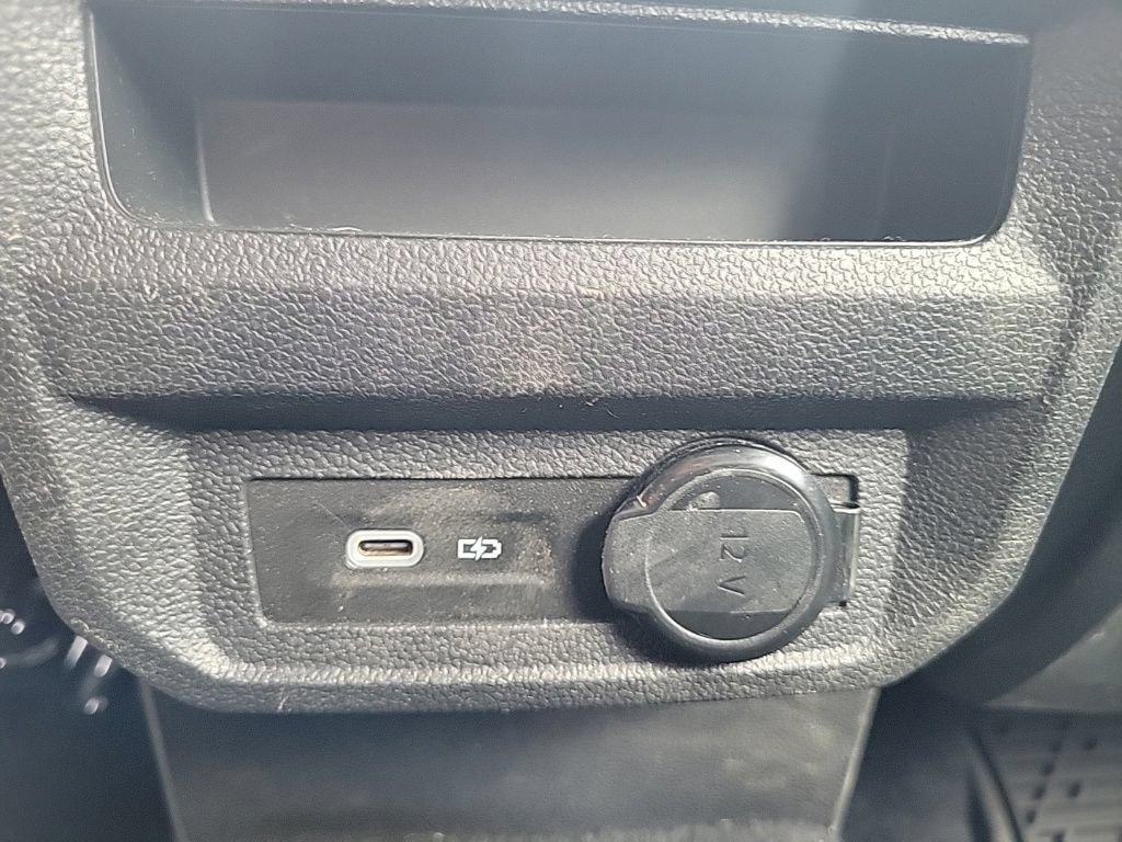 Used 2022 Volkswagen Tiguan SE AWD/4WD image 30