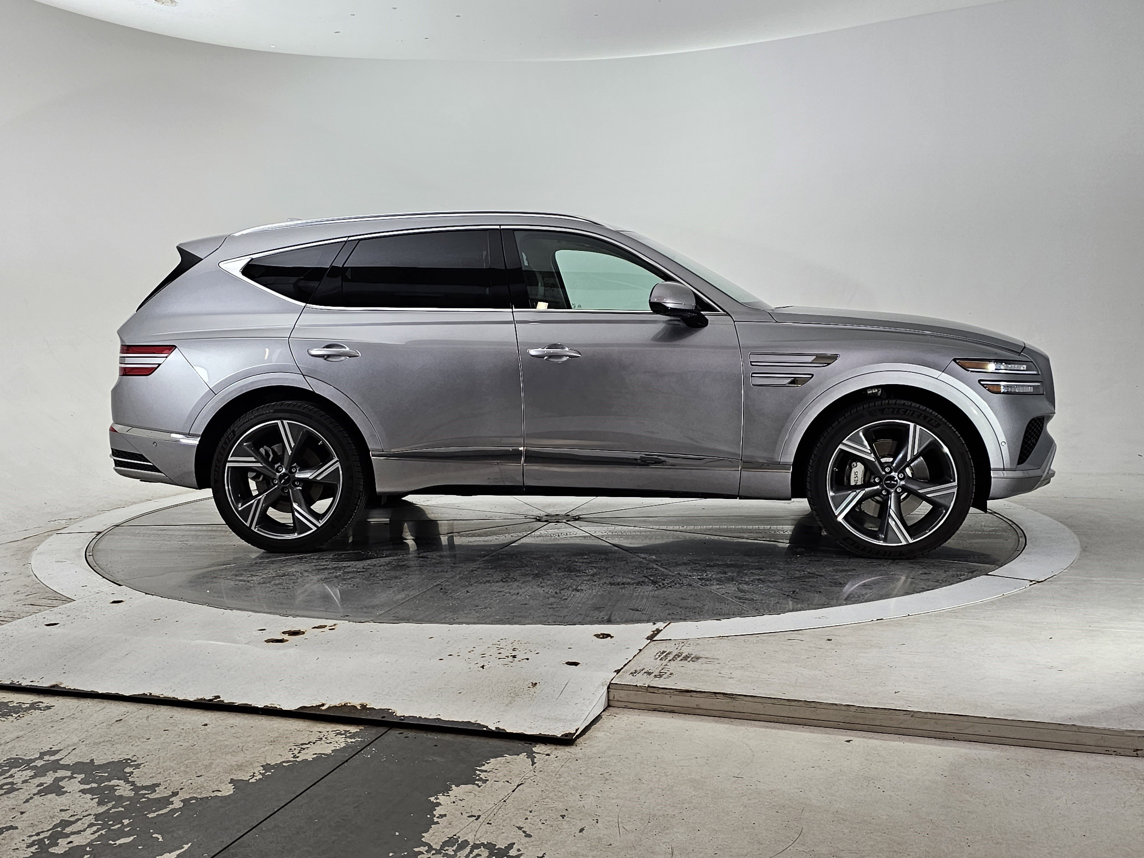 Used 2025 Genesis GV80 3.5T Prestige image 3