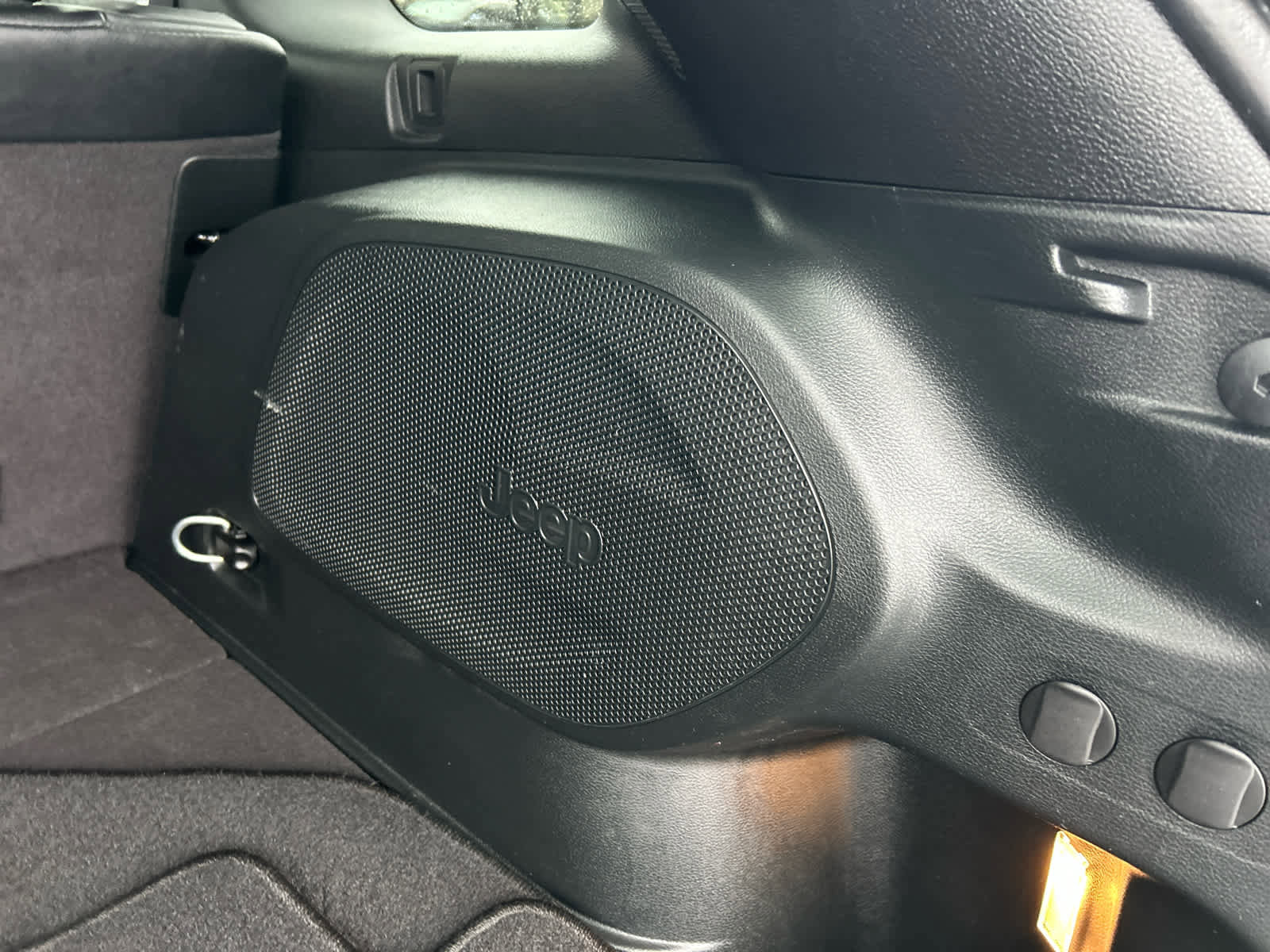 Used 2022 Jeep Cherokee Latitude Lux w/ Sun & Sound Group image 46