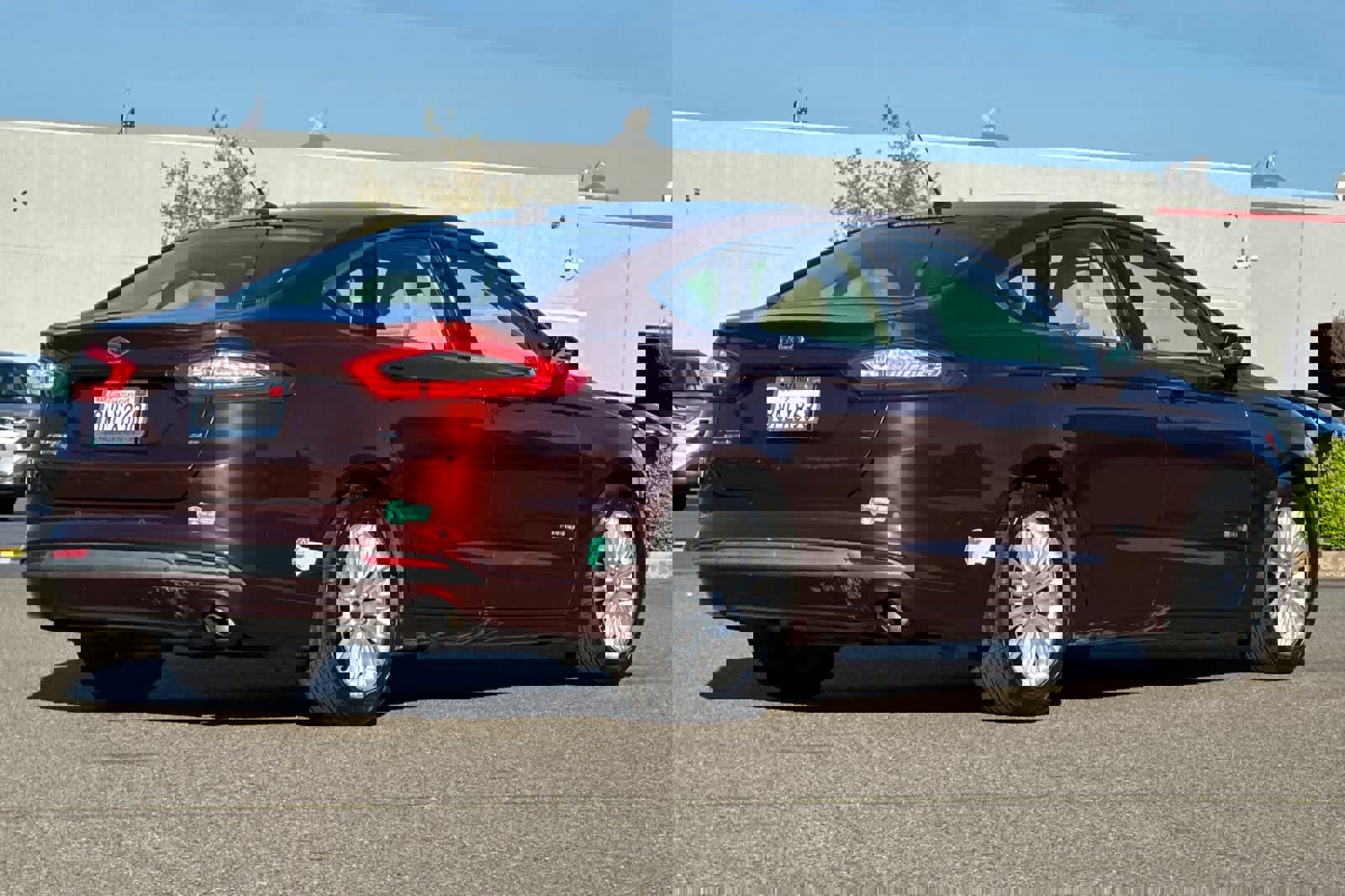 Used 2016 Ford Fusion Energi SE image 2