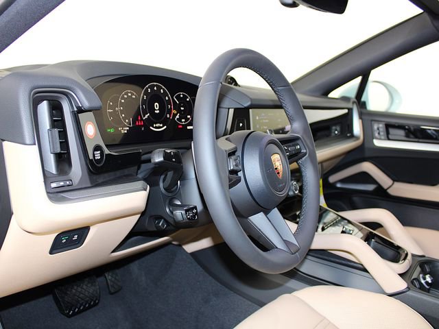 New 2026 Porsche Cayenne Coupe AWD/4WD image 4