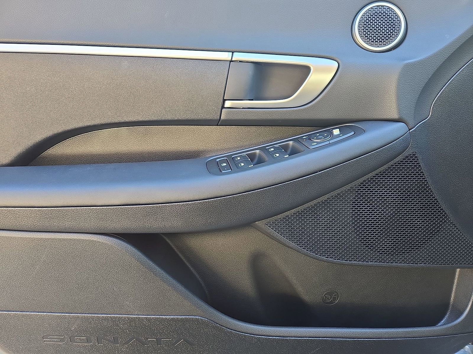 Used 2025 Hyundai Sonata SE image 16