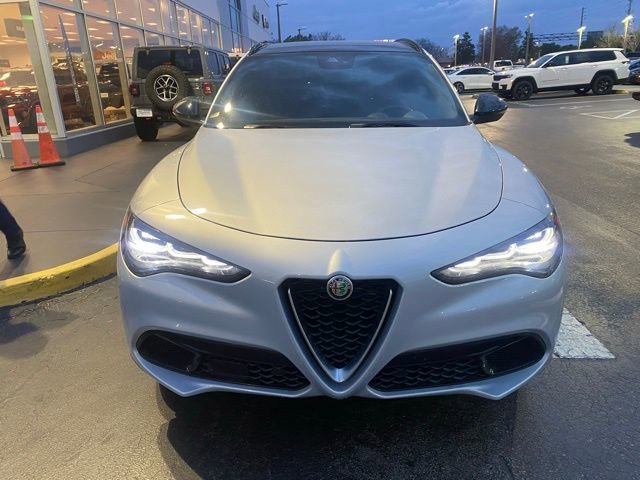 Used 2024 Alfa Romeo Stelvio Ti image 3