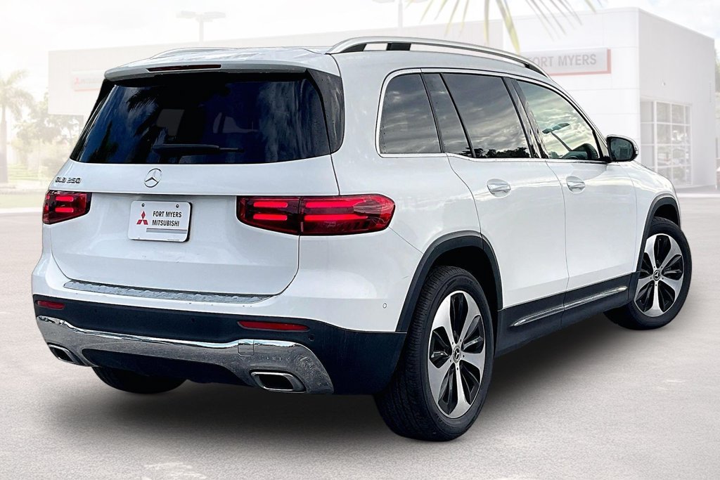 Used 2025 Mercedes-Benz GLB 250 image 30