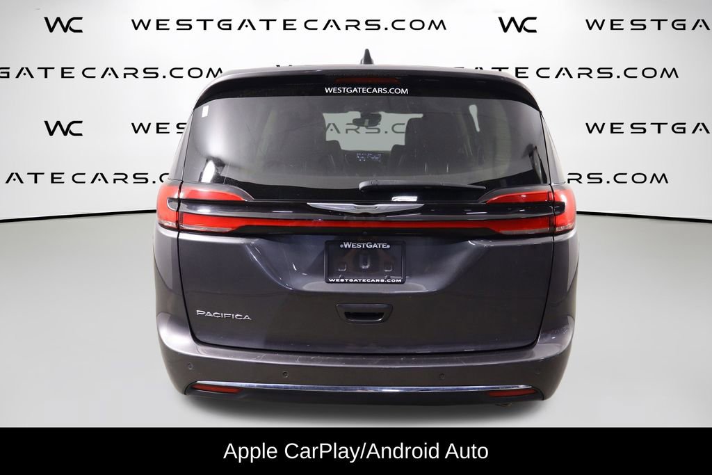 Used 2023 Chrysler Pacifica Touring-L FWD image 4