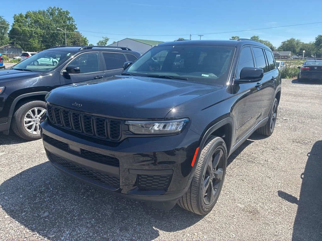 Used 2023 Jeep Grand Cherokee L Laredo AWD/4WD image 2