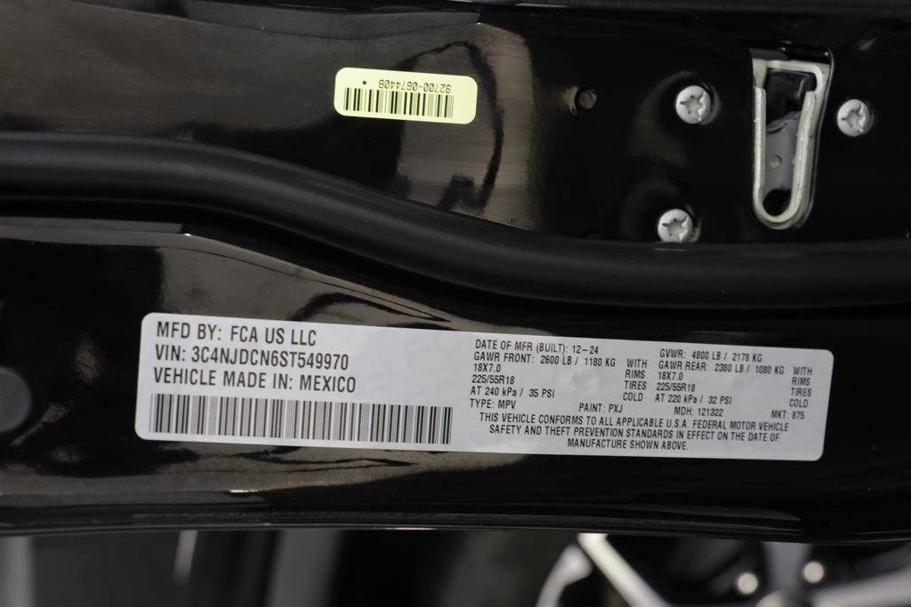 Used 2025 Jeep Compass Limited AWD/4WD image 24