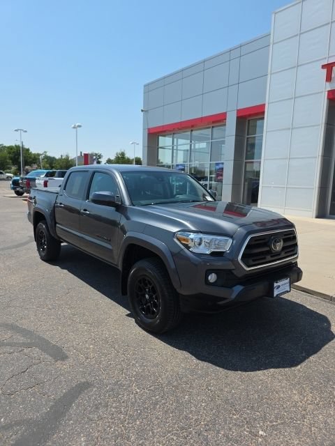 Used 2019 Toyota Tacoma SR5 AWD/4WD image 7