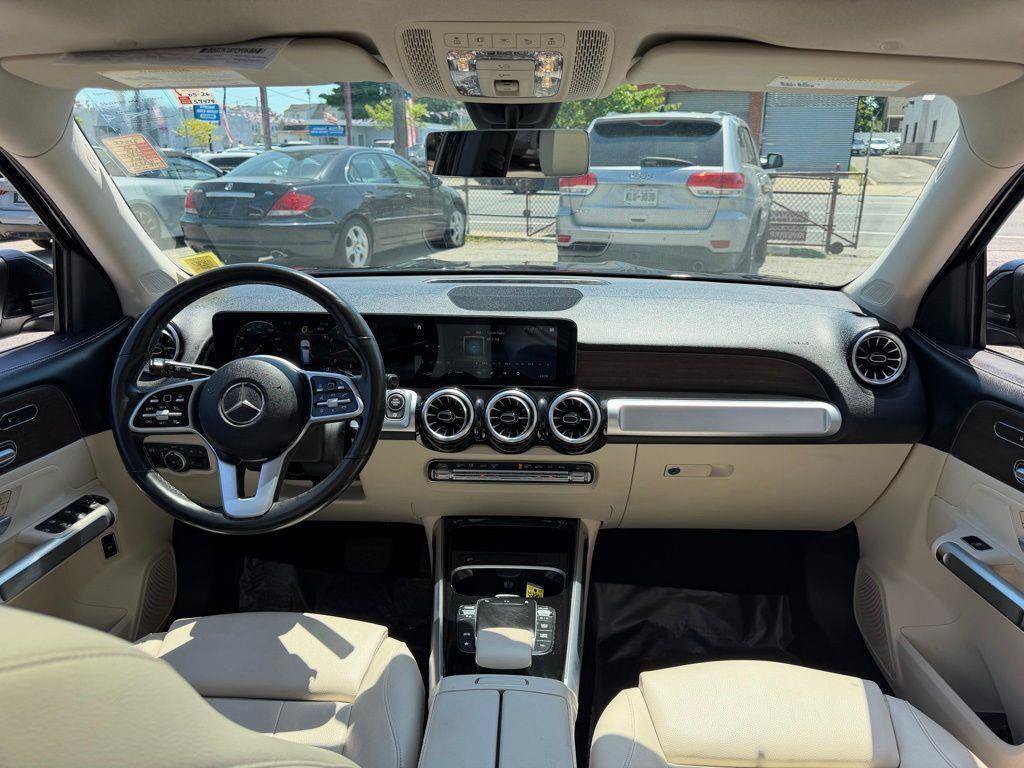 Used 2022 Mercedes-Benz GLB 250 4MATIC image 18
