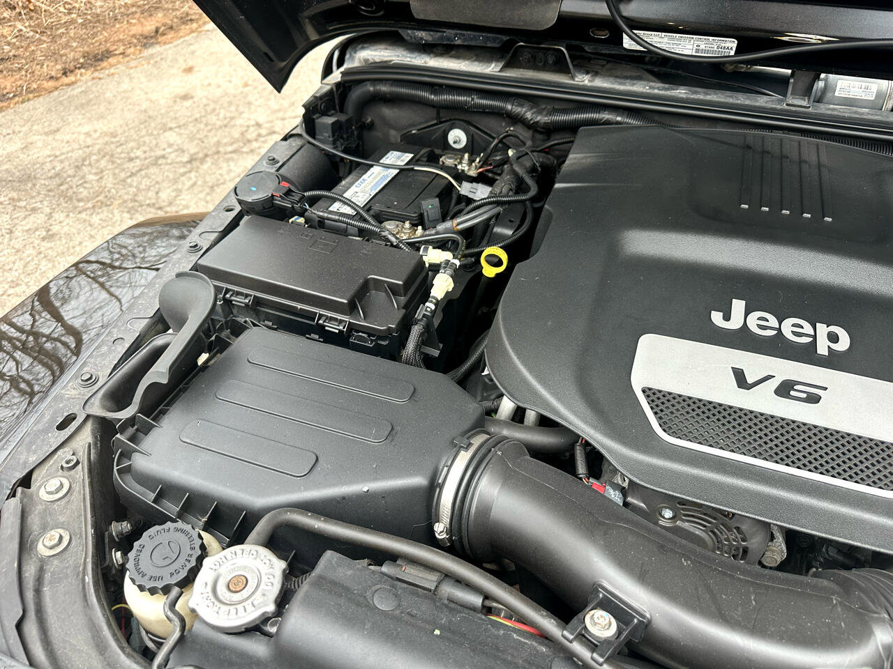 Used 2014 Jeep Wrangler Rubicon w/ Power Convenience Group image 16