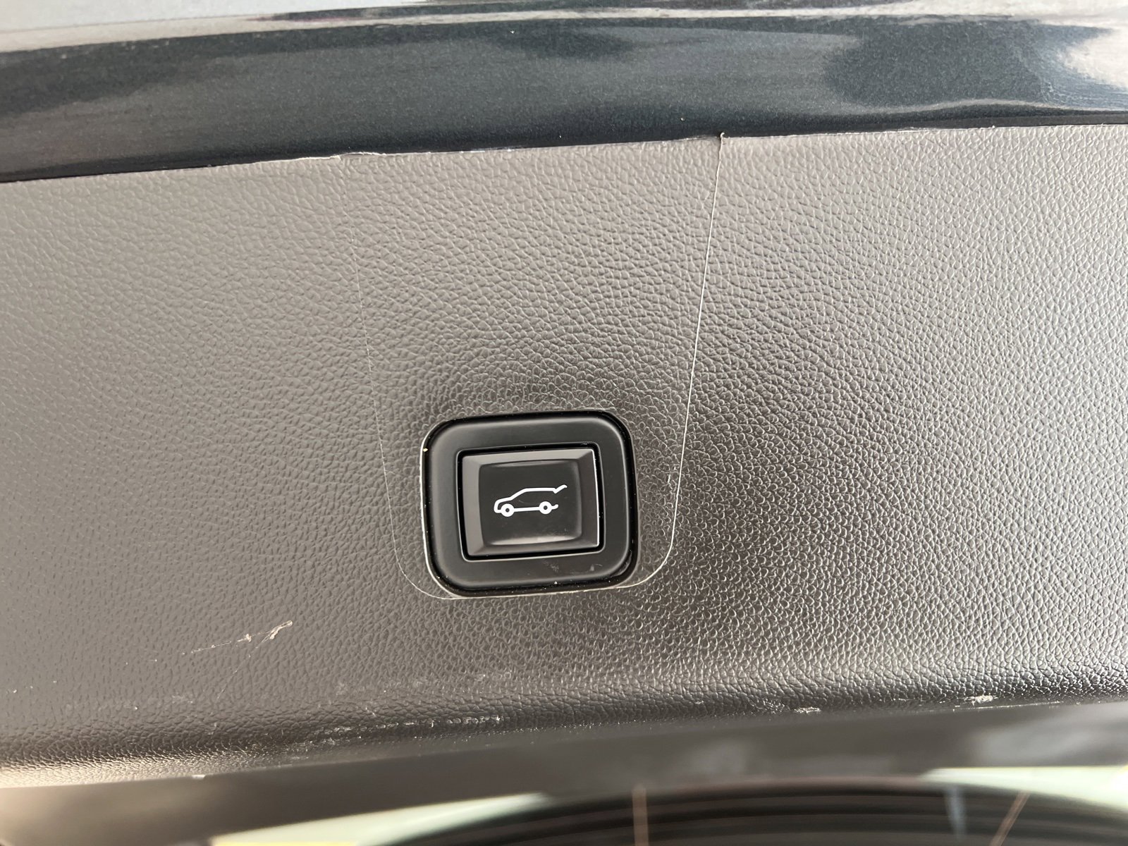 Used 2021 Chevrolet Traverse LT image 37