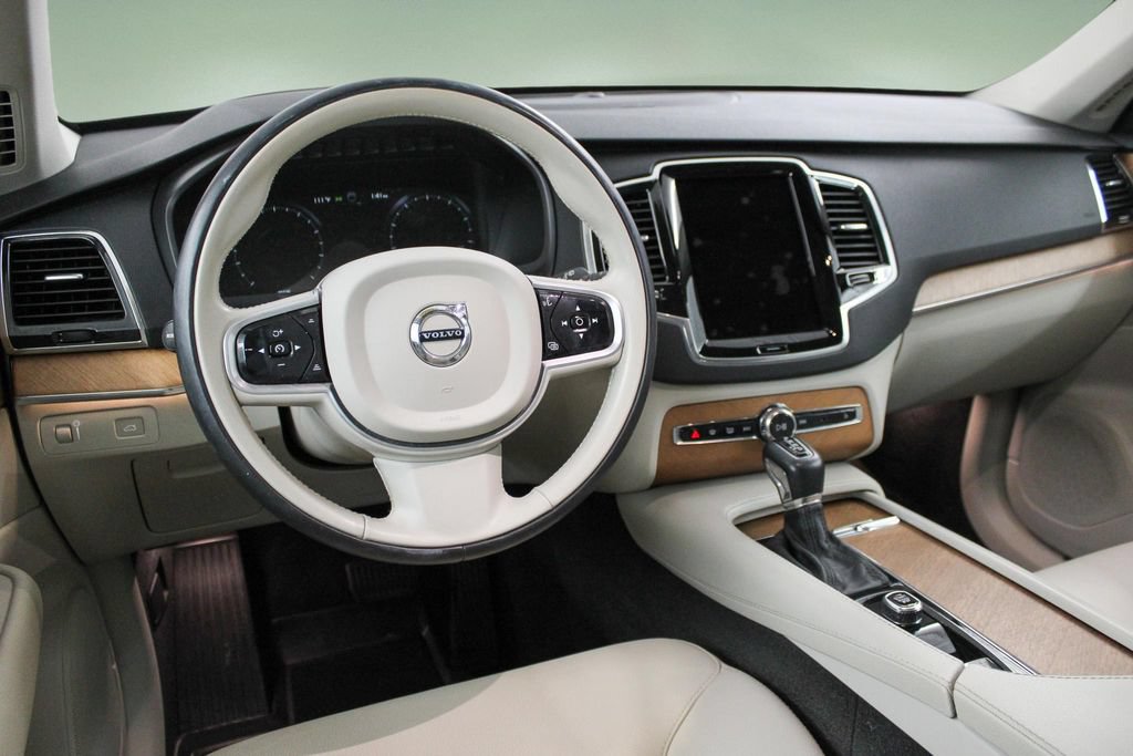 Used 2022 Volvo XC90 T6 Momentum w/ Advanced Package AWD/4WD image 17