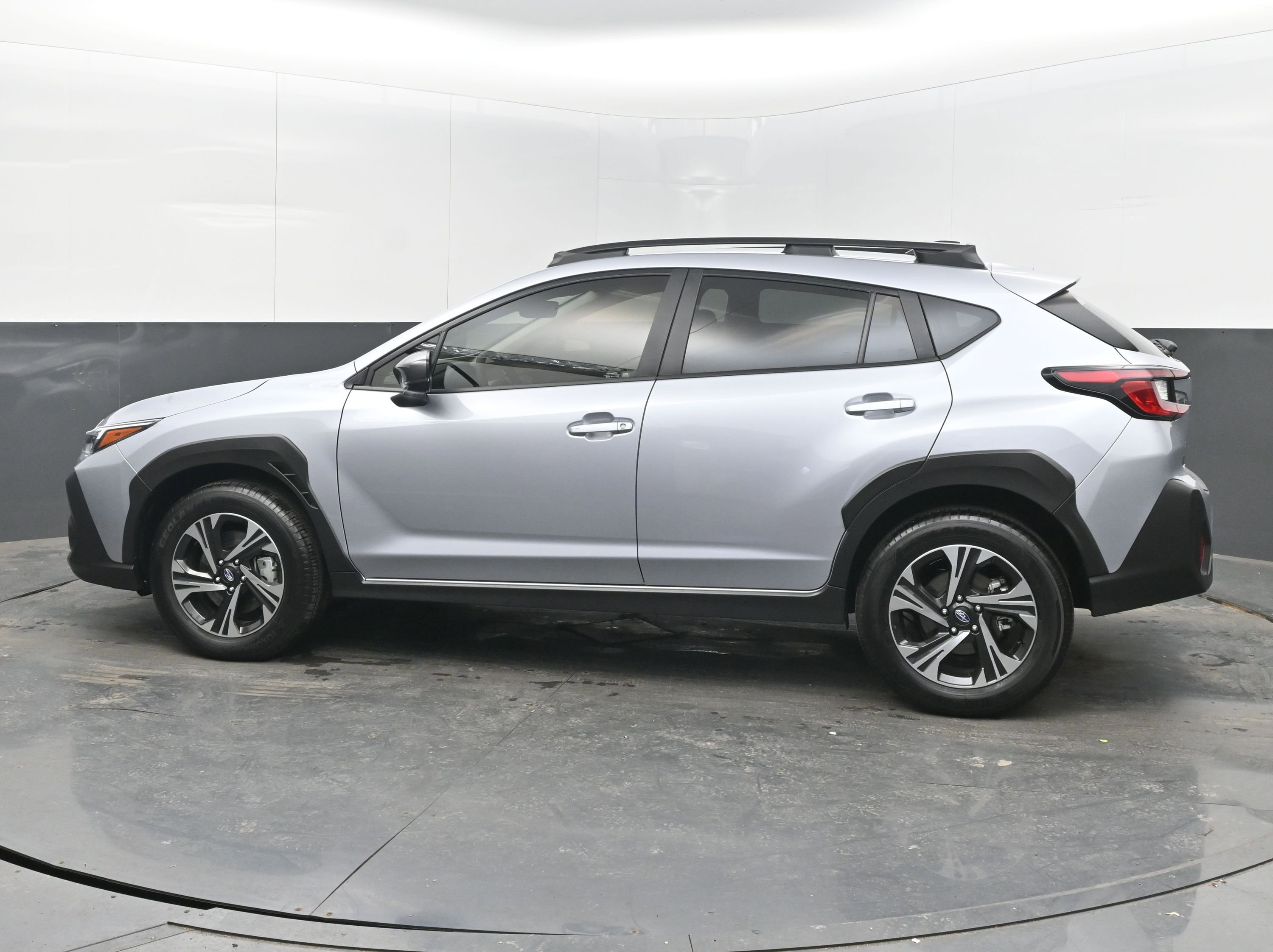 Used 2025 Subaru Crosstrek 2.0i Premium w/ Crosstrek Mirror Package image 7