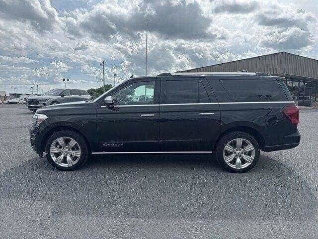 Used 2024 Ford Expedition Max Platinum image 2