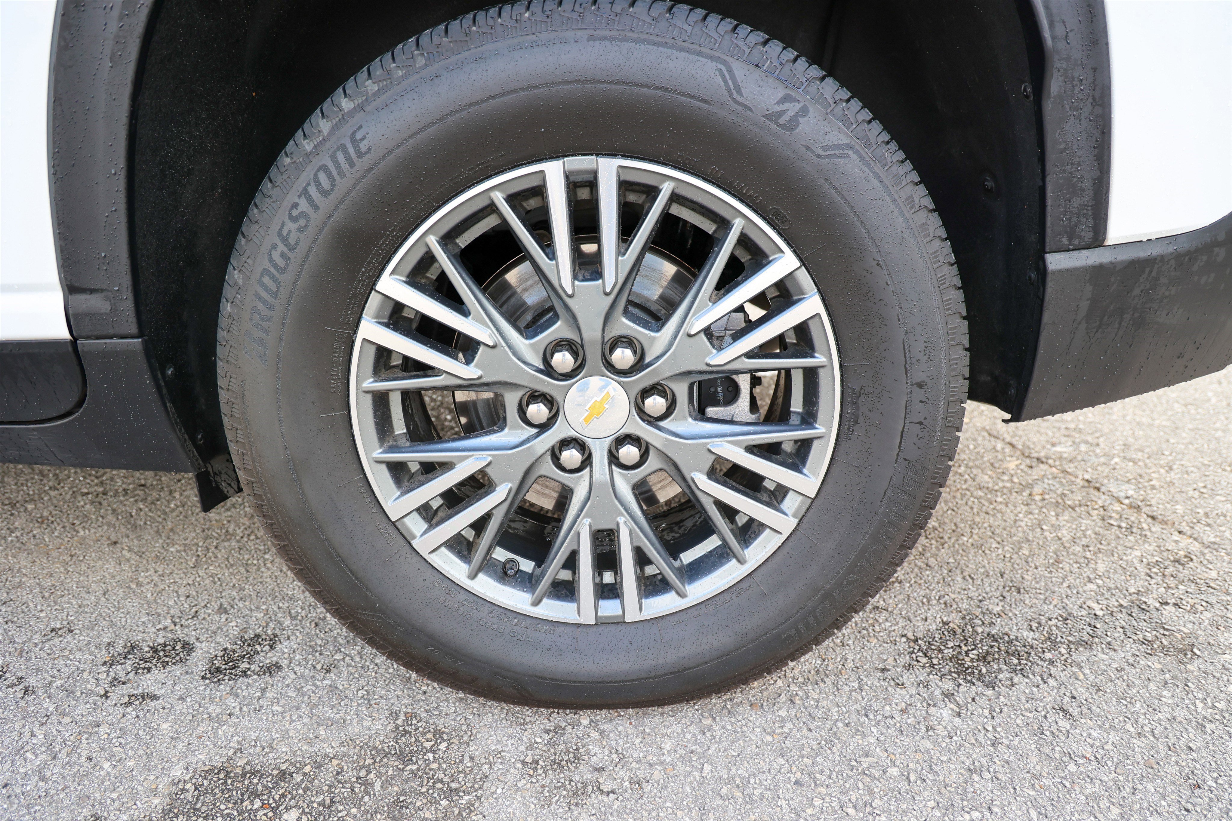 Used 2024 Chevrolet Traverse LS image 12