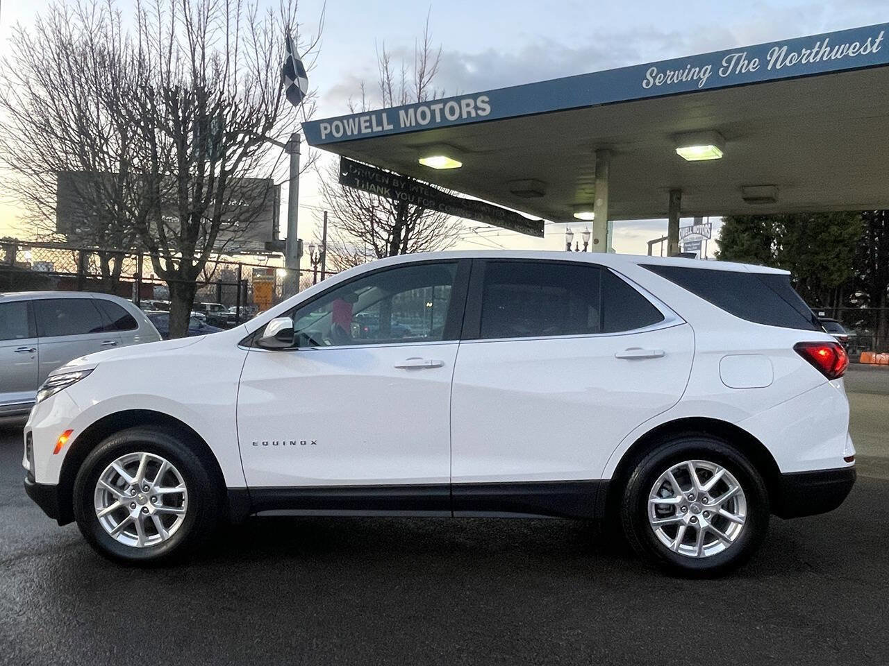 Used 2024 Chevrolet Equinox LT w/ Driver Convenience Package image 9