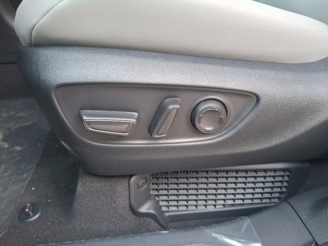 New 2026 Toyota Sienna XLE AWD/4WD image 13