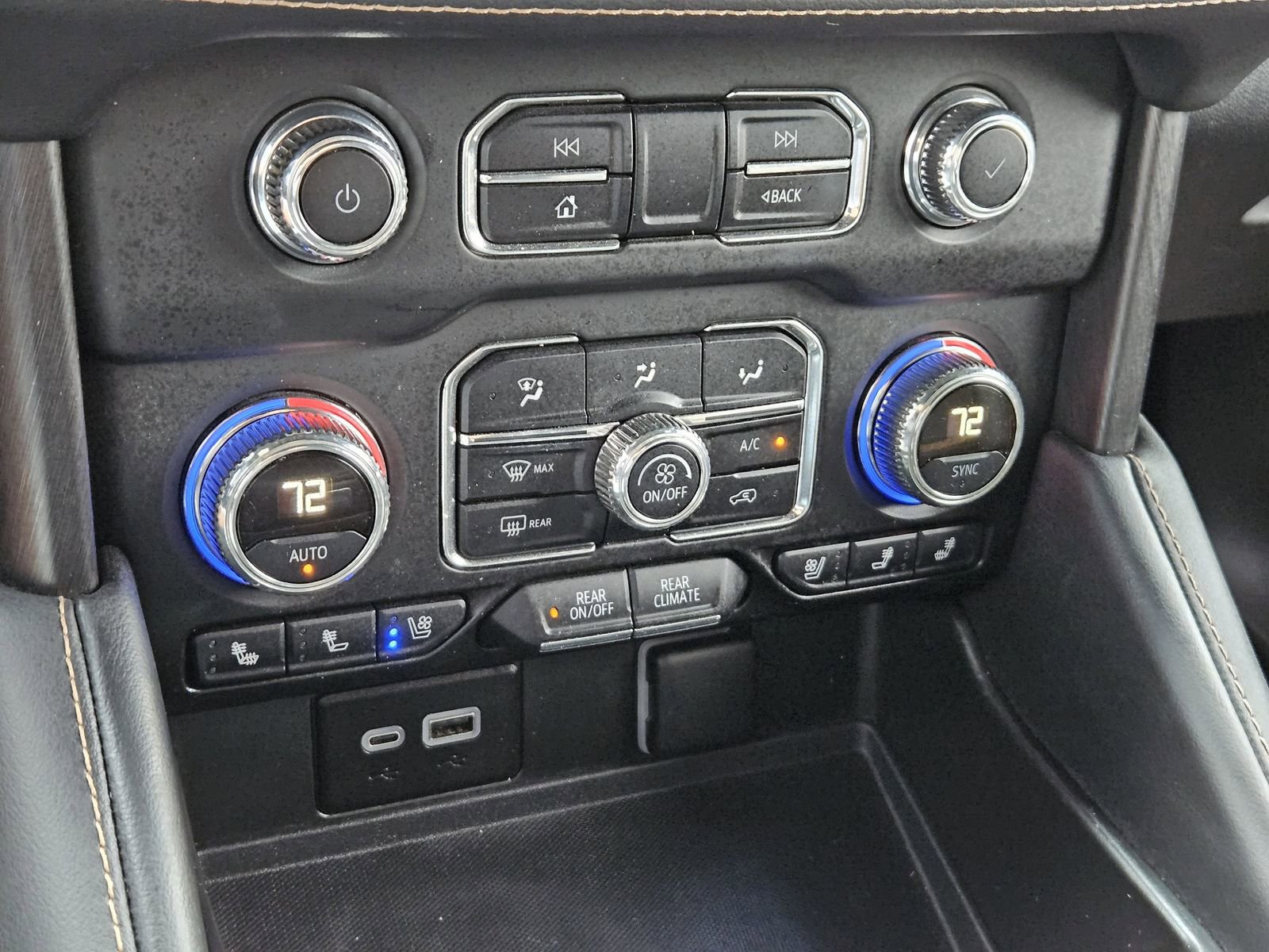 Used 2024 GMC Yukon XL AT4 w/ AT4 Premium Package AWD/4WD image 24