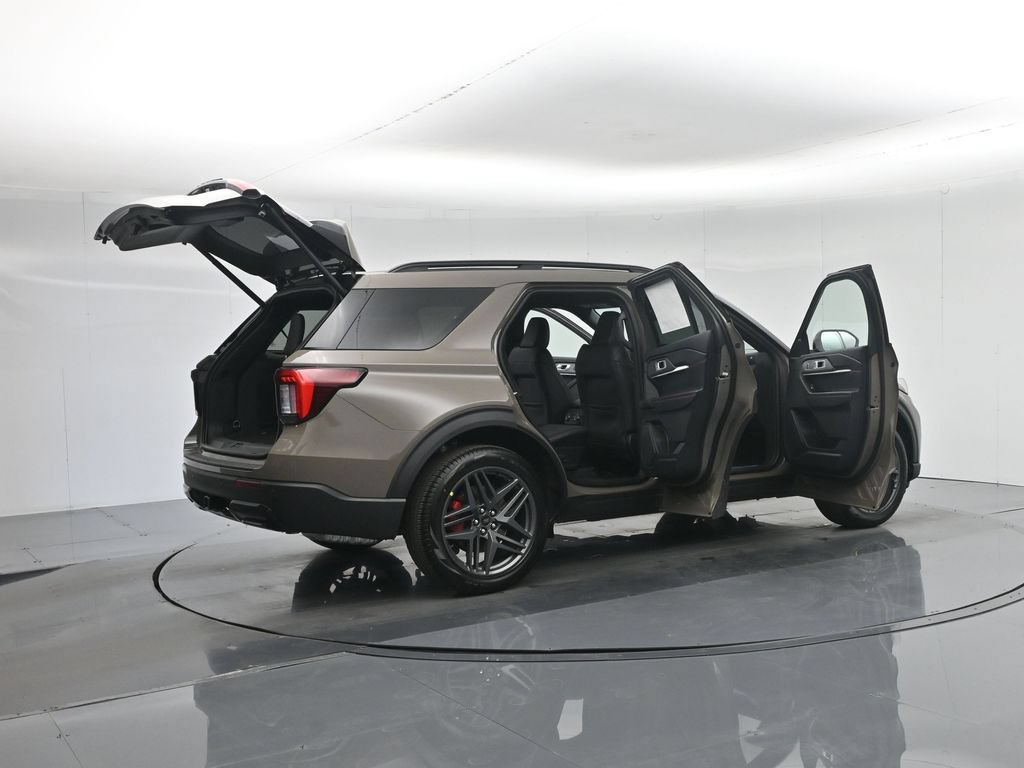 New 2026 Ford Explorer ST-Line w/ ST-Line Street Pack RWD image 22