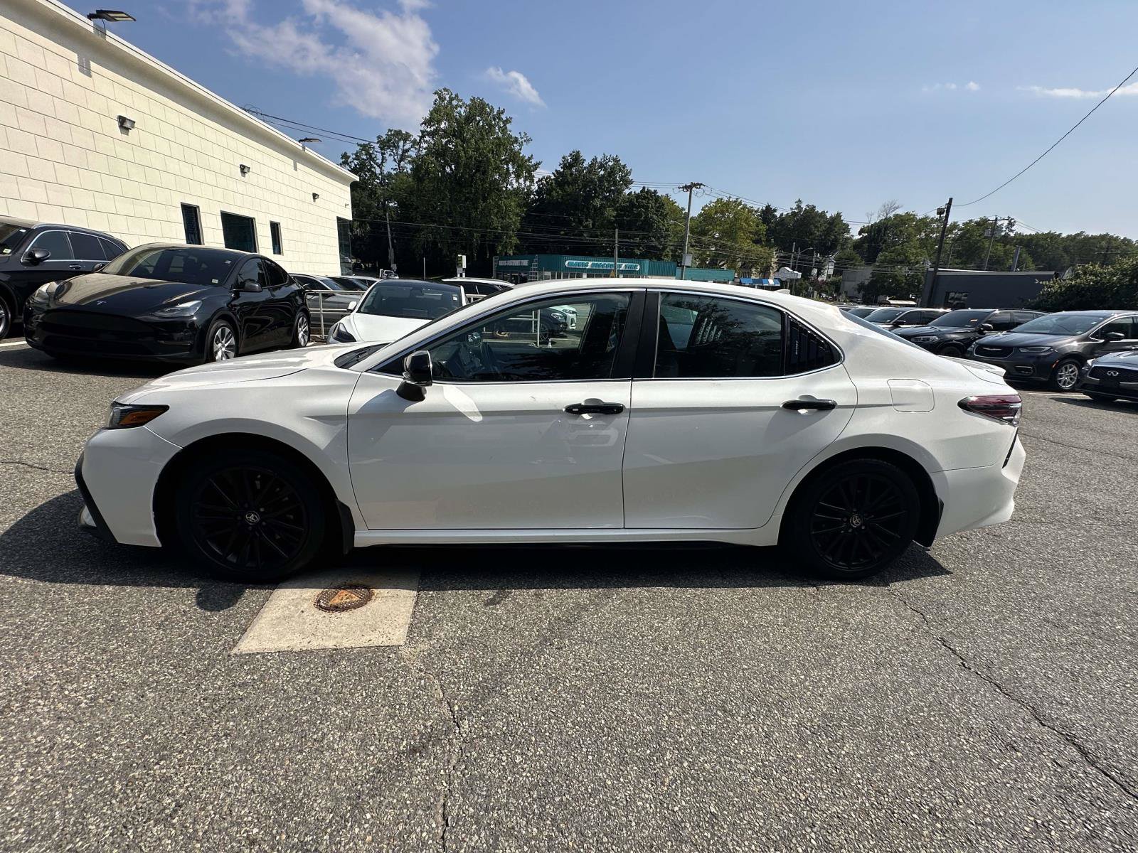 Used 2024 Toyota Camry SE w/ Convenience Package FWD image 6