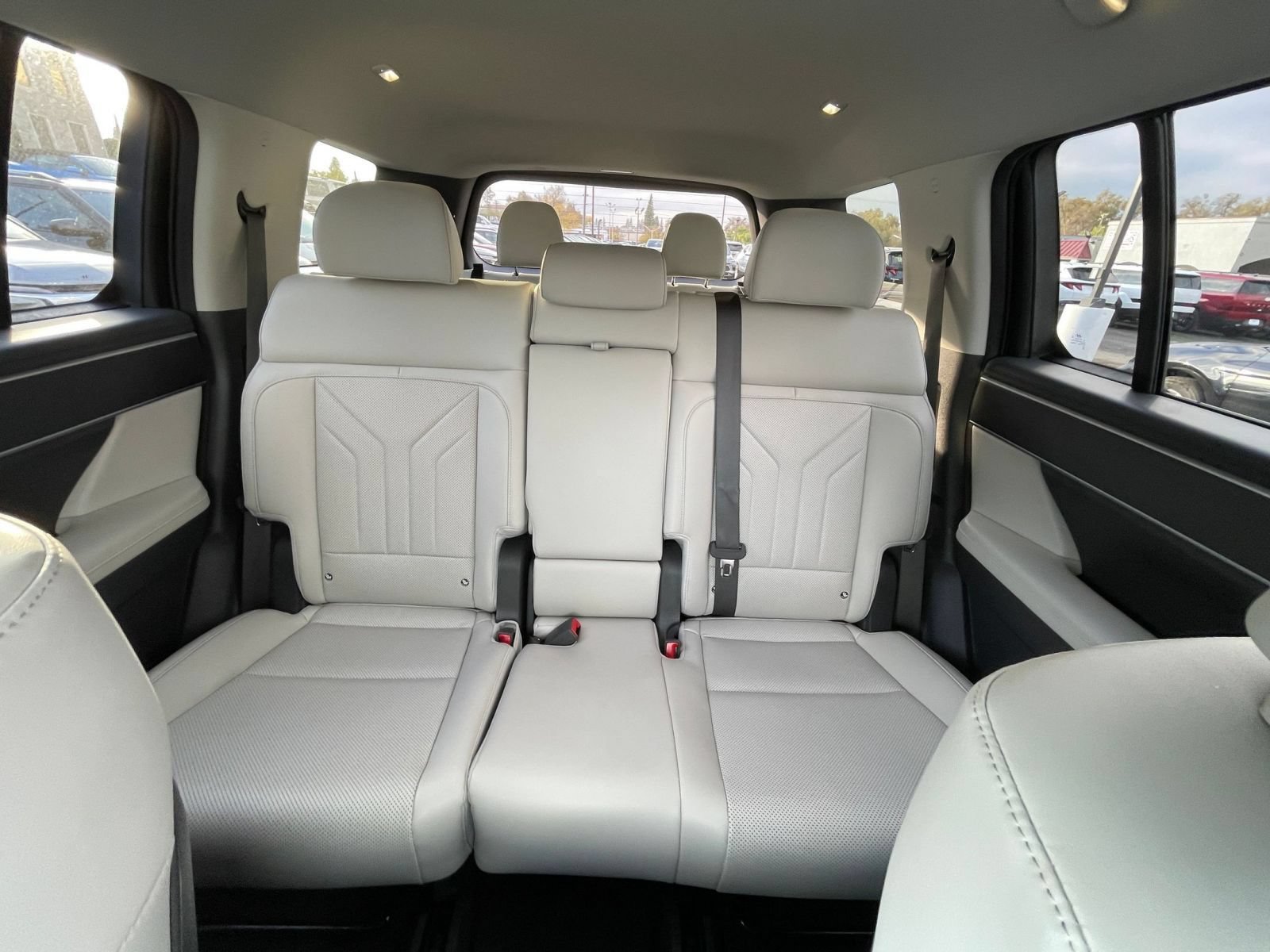 Used 2025 Hyundai Santa Fe SEL FWD image 77