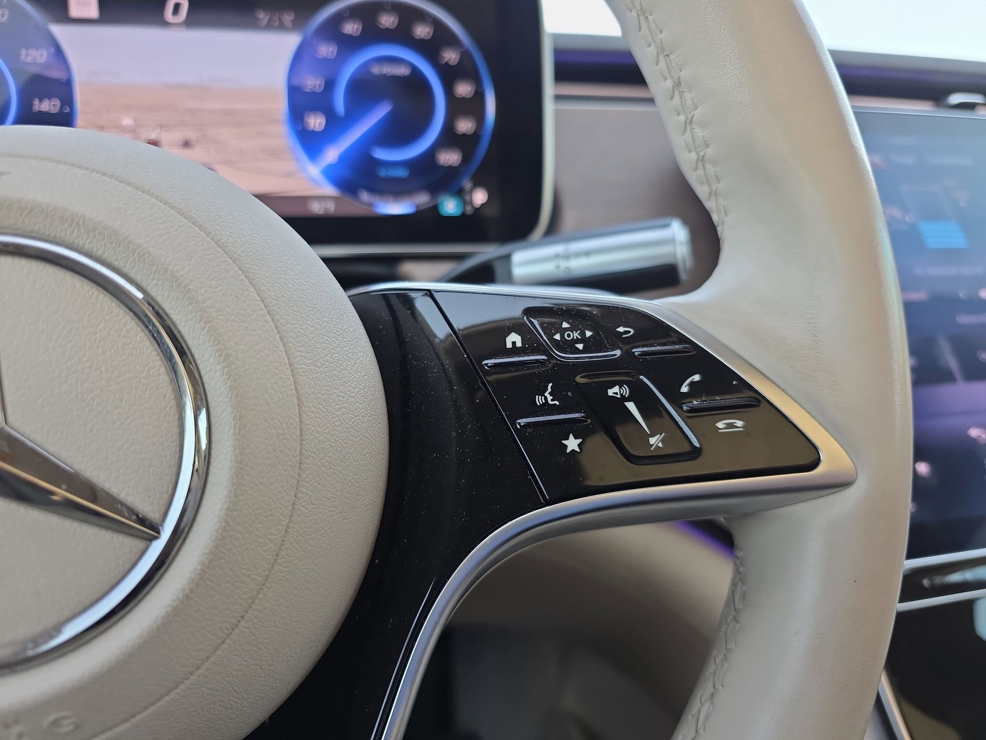 Used 2022 Mercedes-Benz EQS 450+ Sedan image 18