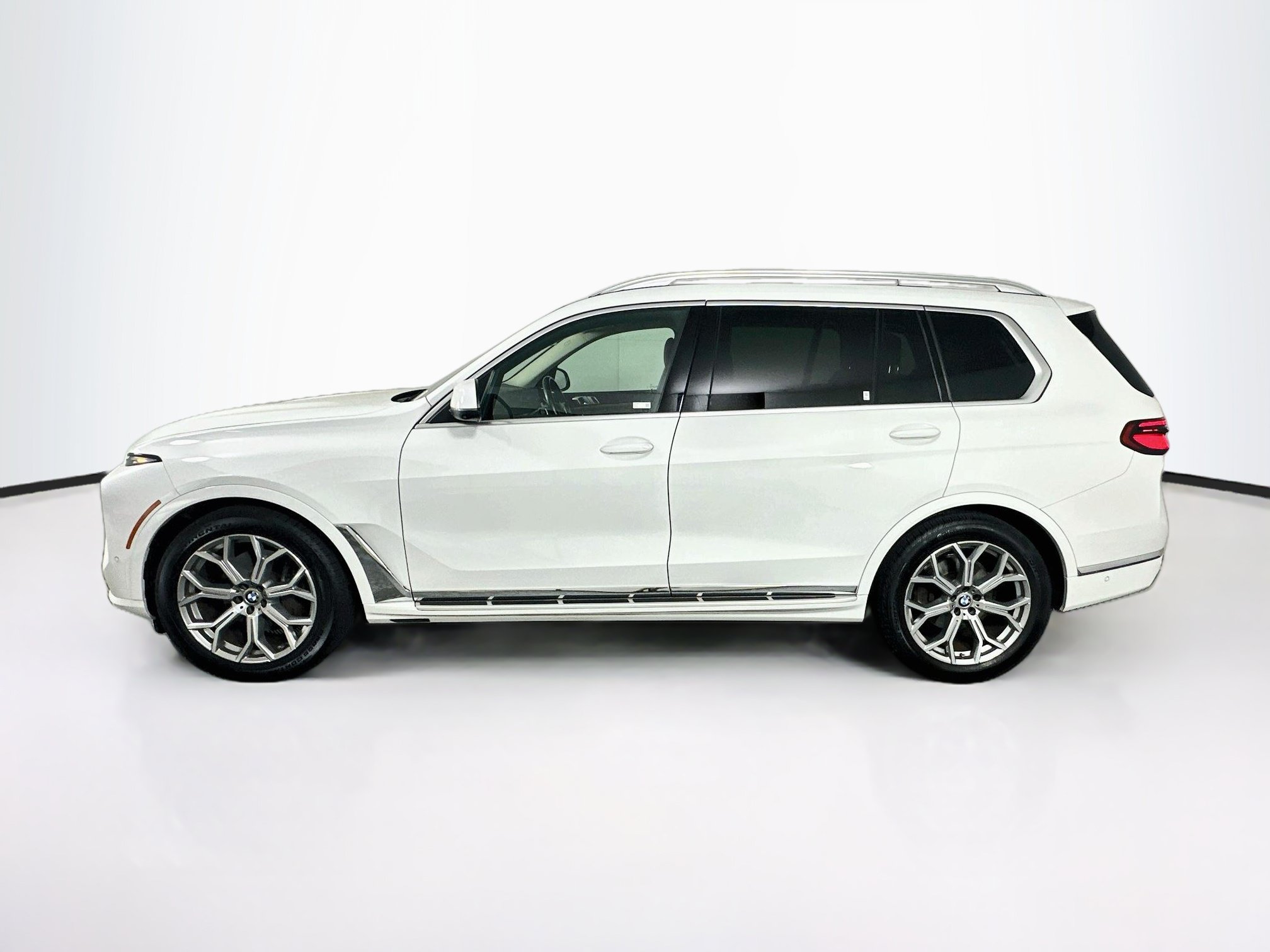 Used 2025 BMW X7 xDrive40i AWD/4WD image 4