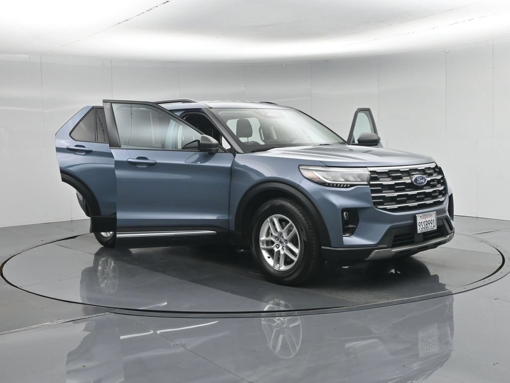 Used 2025 Ford Explorer Active w/ Active Comfort Package RWD image 35
